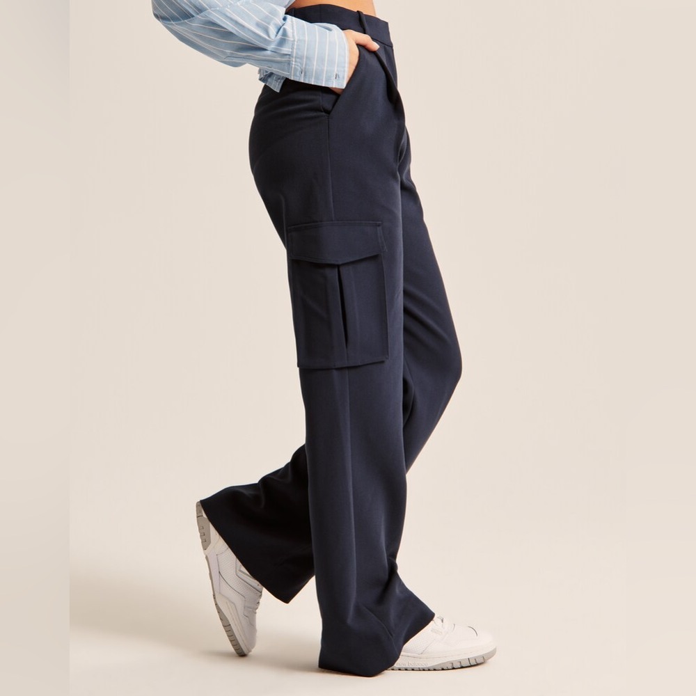 Abercrombie & Fitch Navy Wide-Leg Cargo Pants